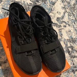 Black Nikes. Worn a couple times. Great condition